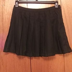 Forever 21 Pleated Skirt. Size L. Color Black.